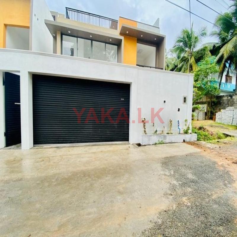 Super Luxury House for Sale in Piliyandala Area
