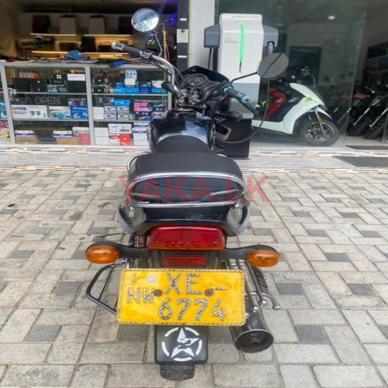 Bajaj CT100 2012
