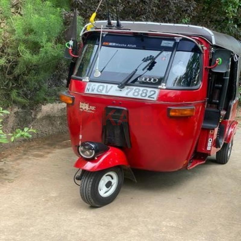 Bajaj RE 2011