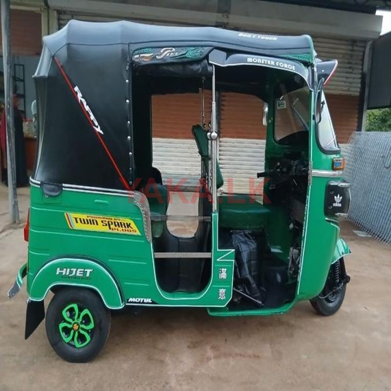 Bajaj RE 2014