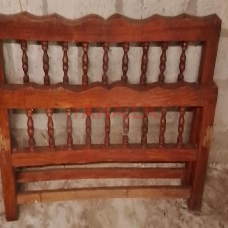 Burutha Double Bed