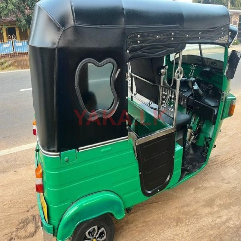 Bajaj RE 205 2013