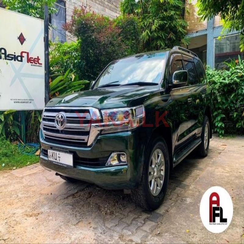 Rent a Car - Toyota Land Cruiser Sahara V8