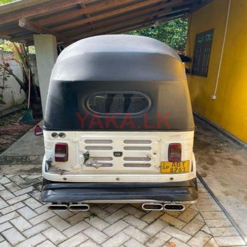 Bajaj RE Tuk 2019