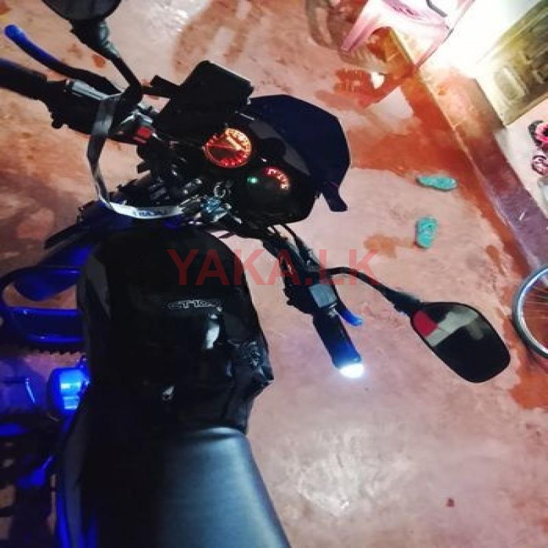 Bajaj CT100 2025