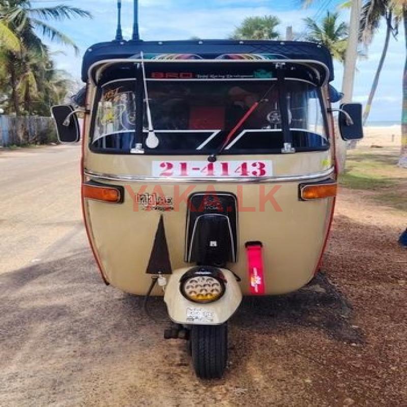 Bajaj RE 2000