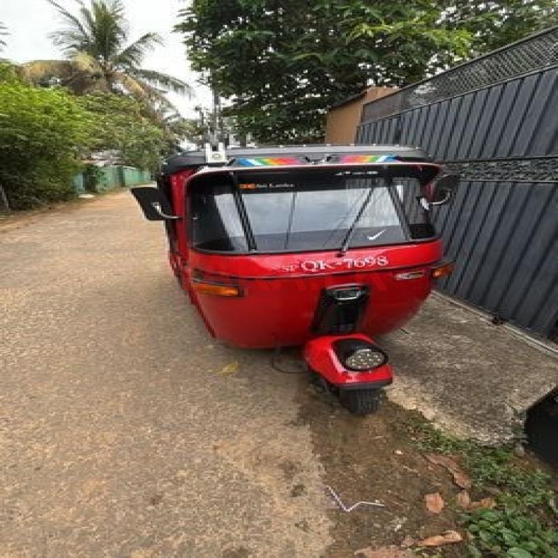 Bajaj RE 2010