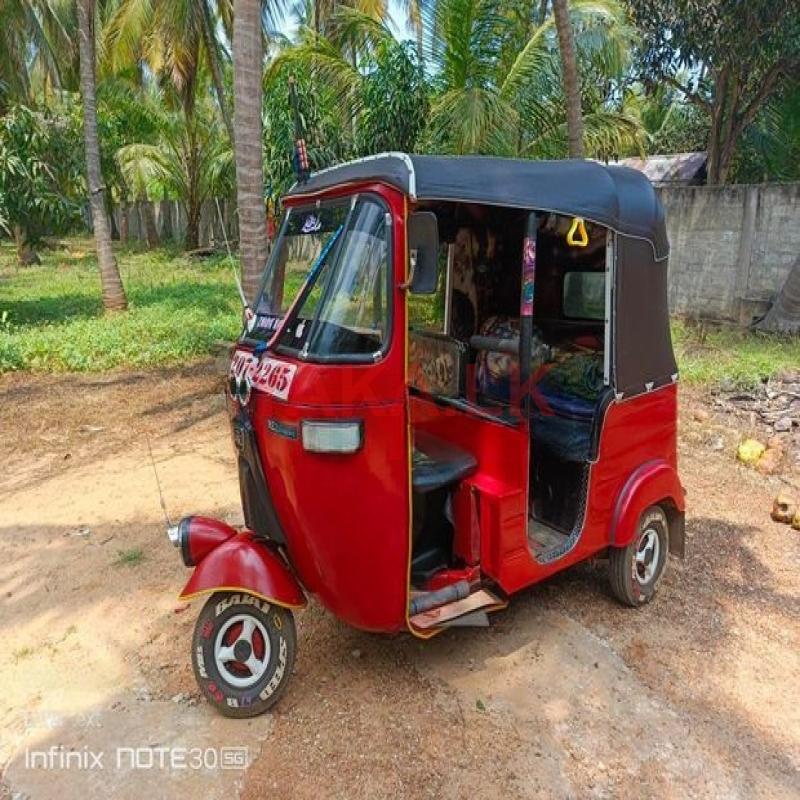 Bajaj RE 1990