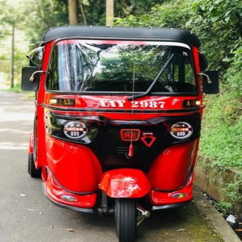 Bajaj RE 2015