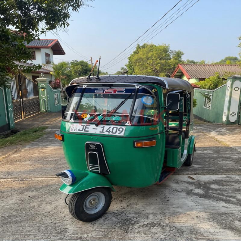 Bajaj RE 2004