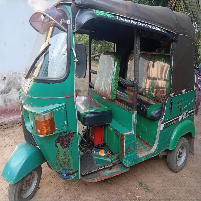 Bajaj RE 2013