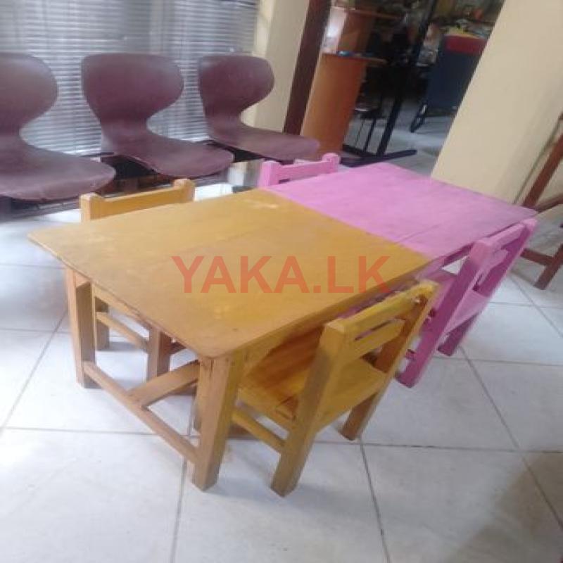 Kids Tables with Chairs