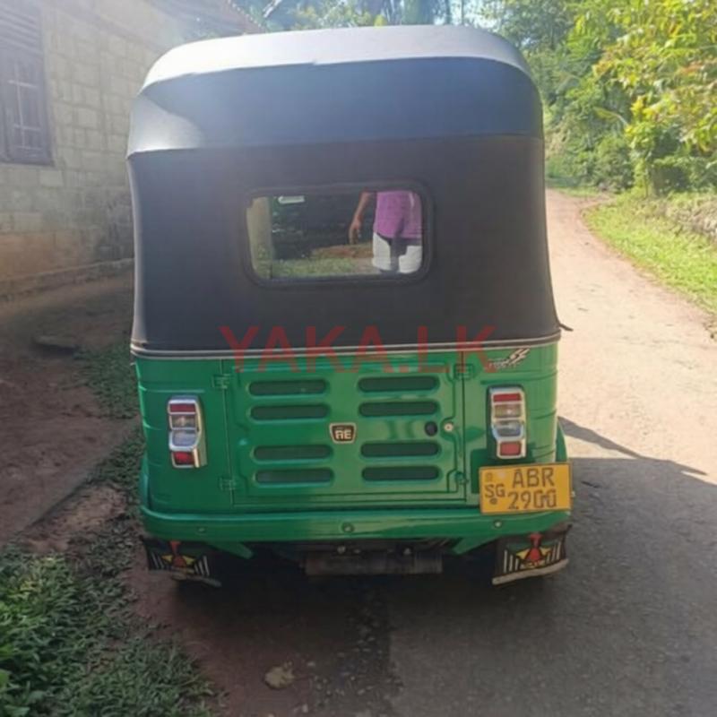 Bajaj RE 2018