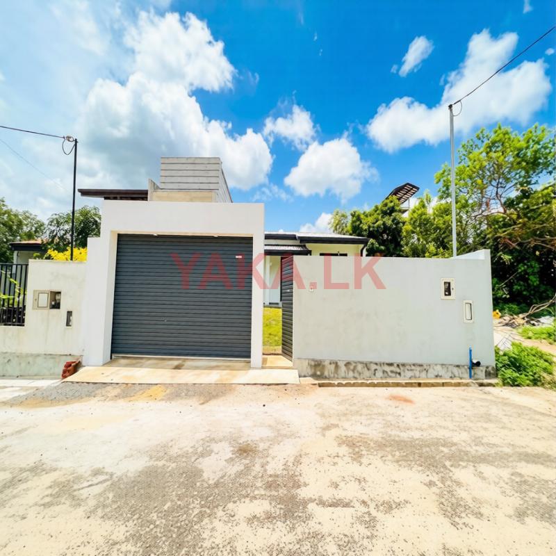 මාලබේ නගරයෙන් වටිනා අලුත්ම නිවසක් විකිණීමට