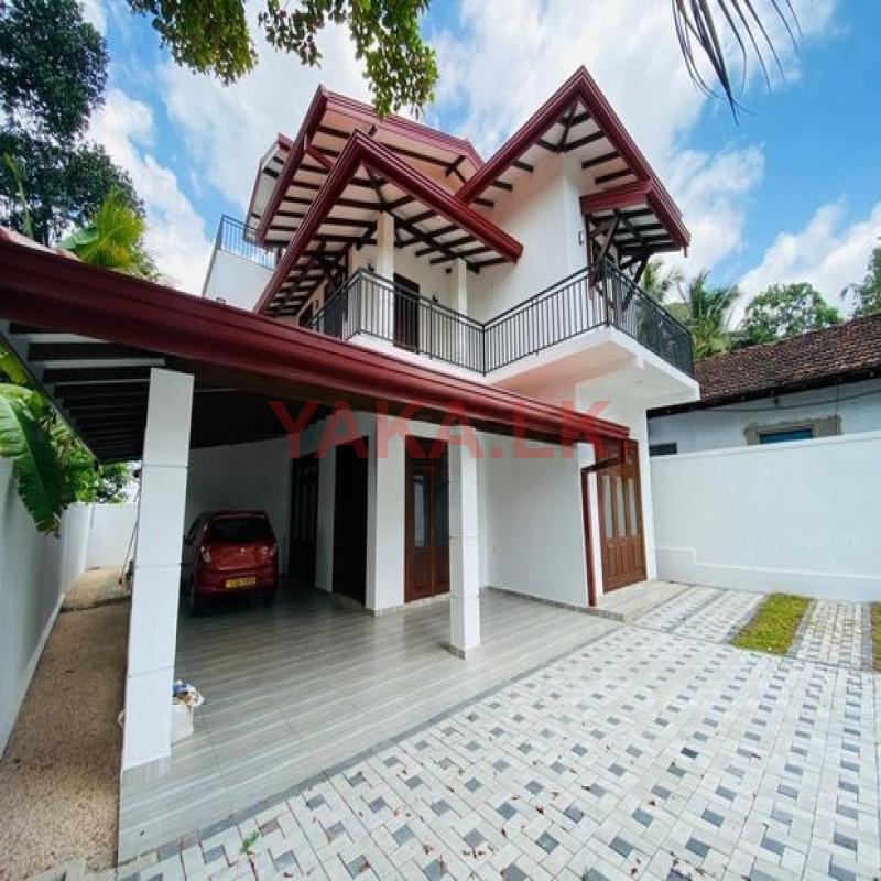 Valuable Luxury House for Sale in Athurugiriya