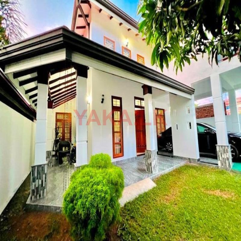 පර්.10ක ඉදිකල හොද තත්වයේ නව දෙමහල් නිවස විකිණීමට මීගමුව