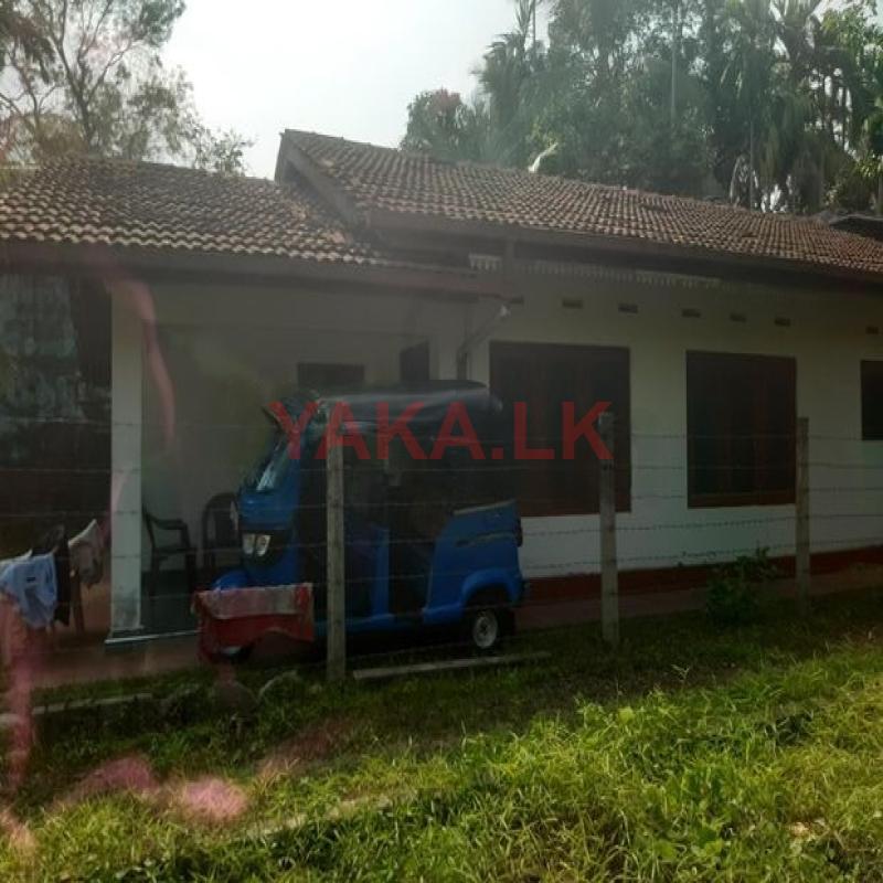 9.2 perch With House for sale Athurugiriya