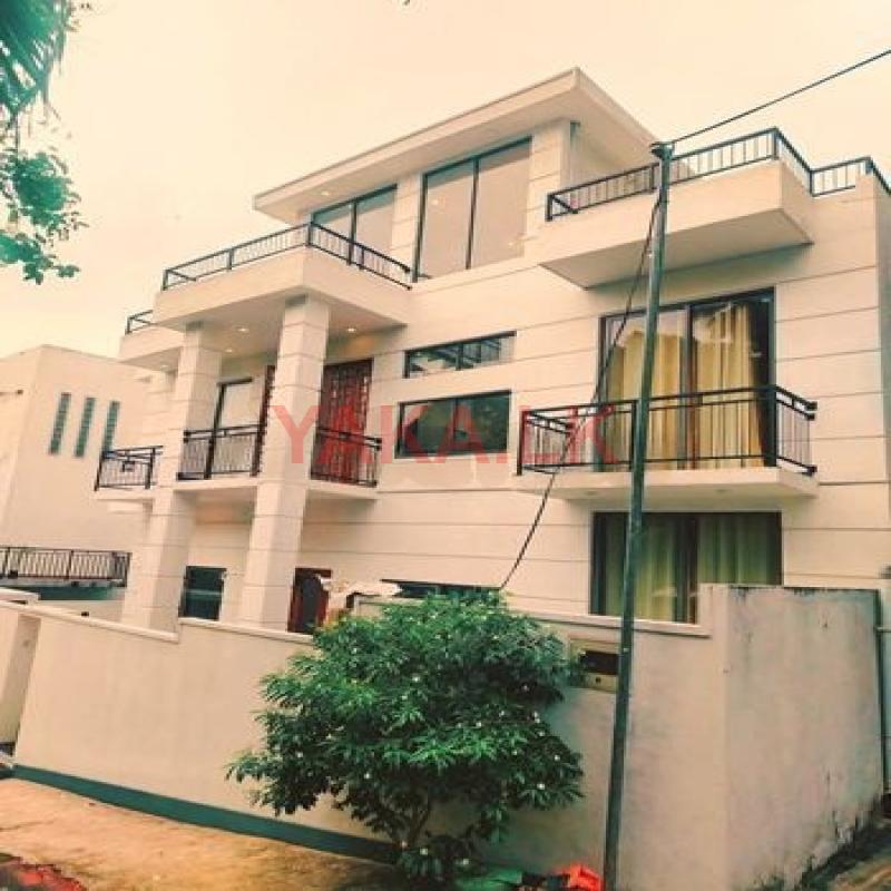 පදිංචිවියට සෑදු ළස්සන මහල් 3 නිවසක් විකිනිමට පිලිියන්දල කොටිටාව මාර්ගයේ