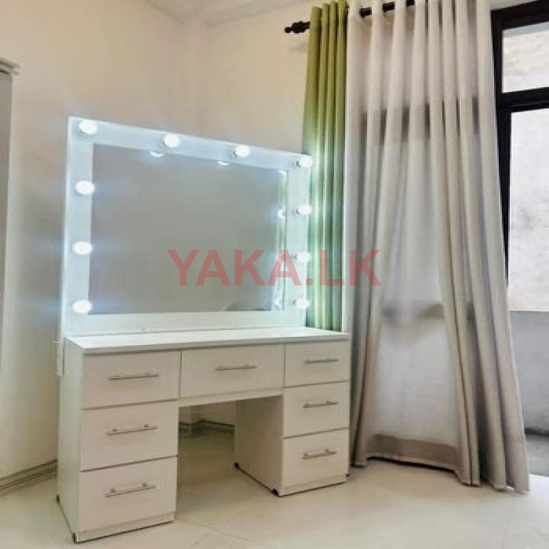 New Luxury Hollywood Dressing Table .